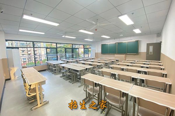 重庆工业管理职业学校相册图集